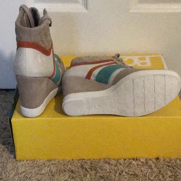 Wedge Women Sneaker Size 8 - Picture 2 of 5